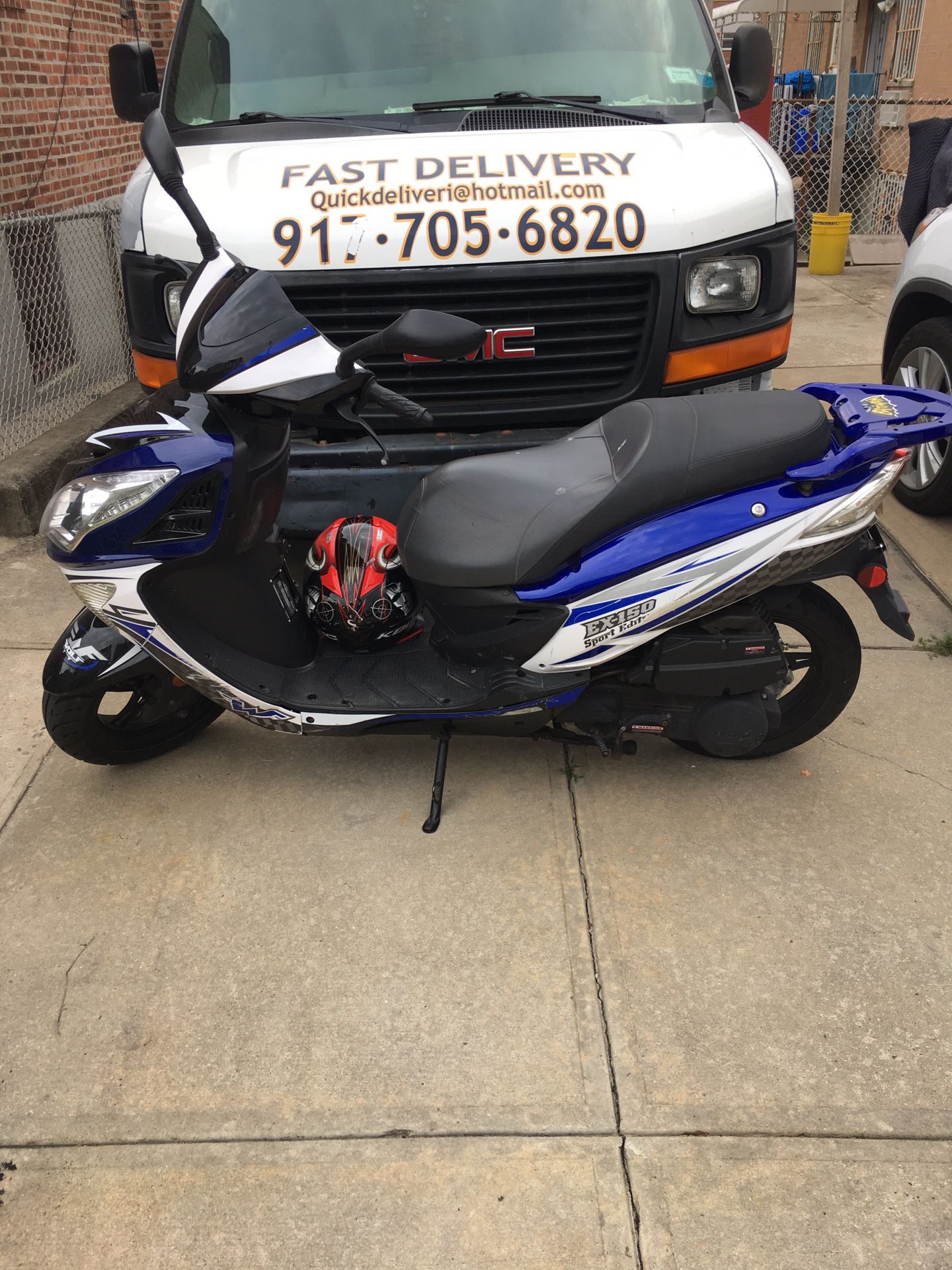 2018 150 cc motor scooter, $850 ONLY if u pick up RN OTHERWISE ITS $900 PERIOD read post careful.