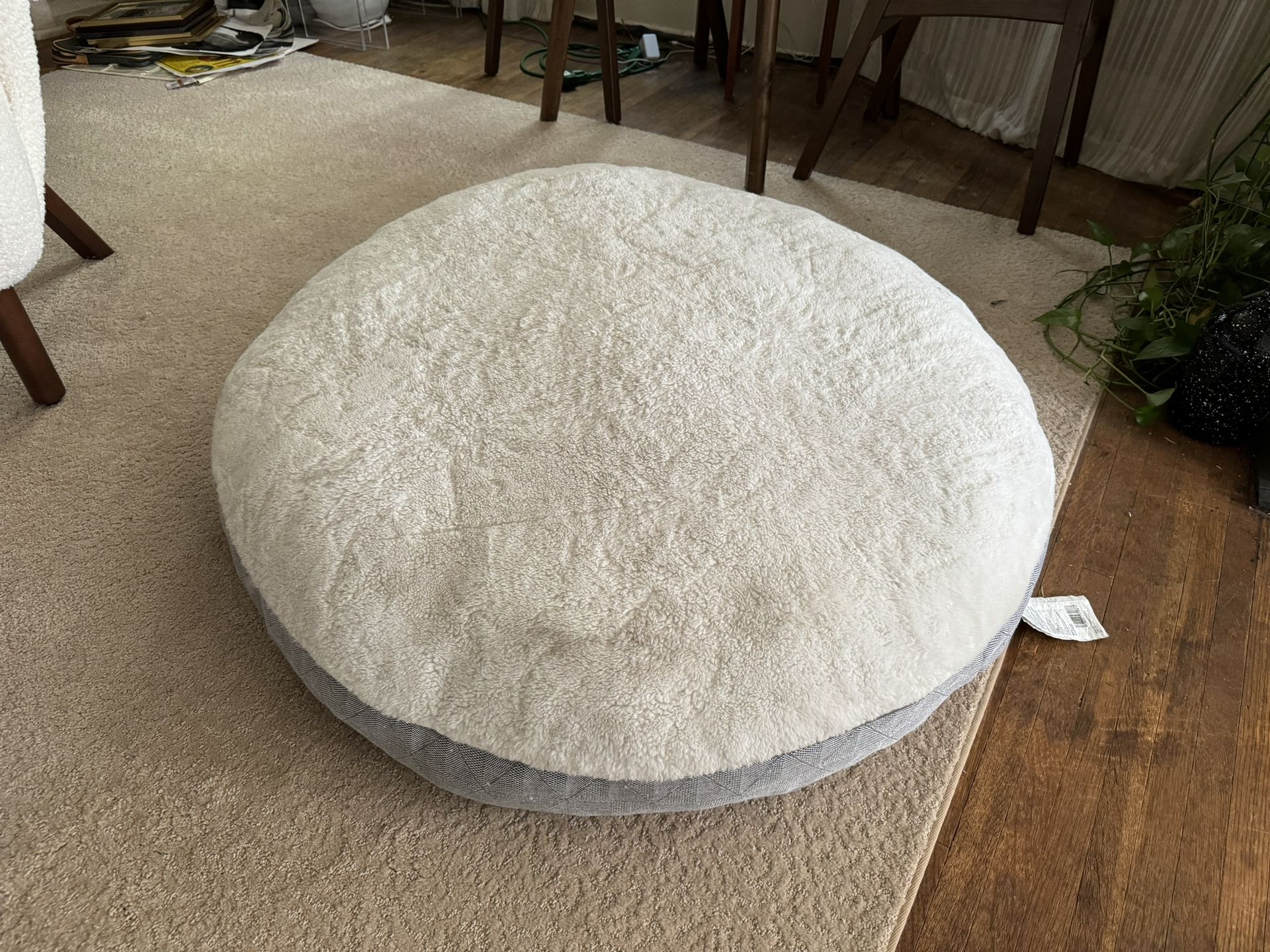 Kirkland Signature 40” Round Nest Pet Bed