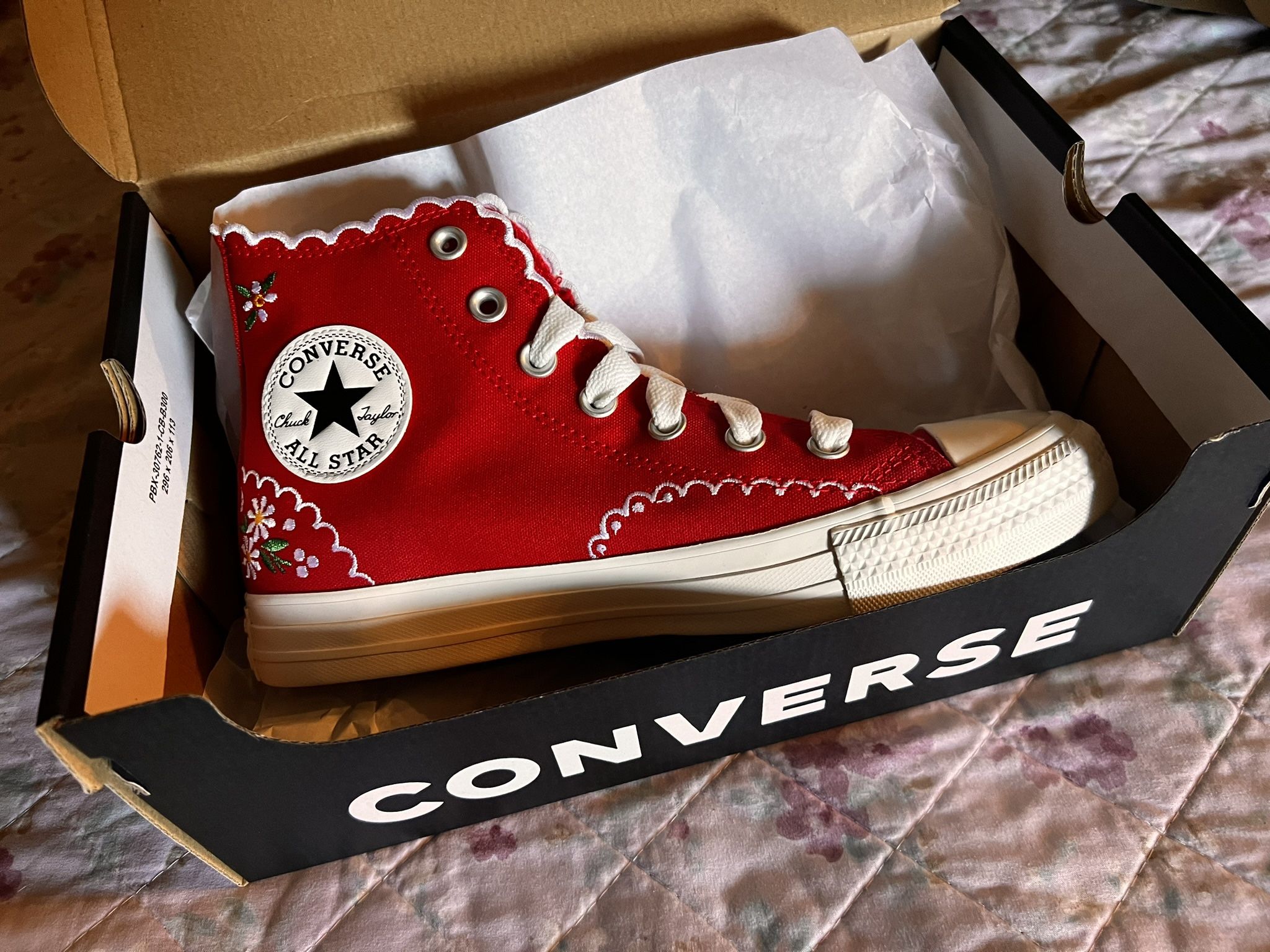 Chuck Taylor All Star Embroidered Flowers Converse