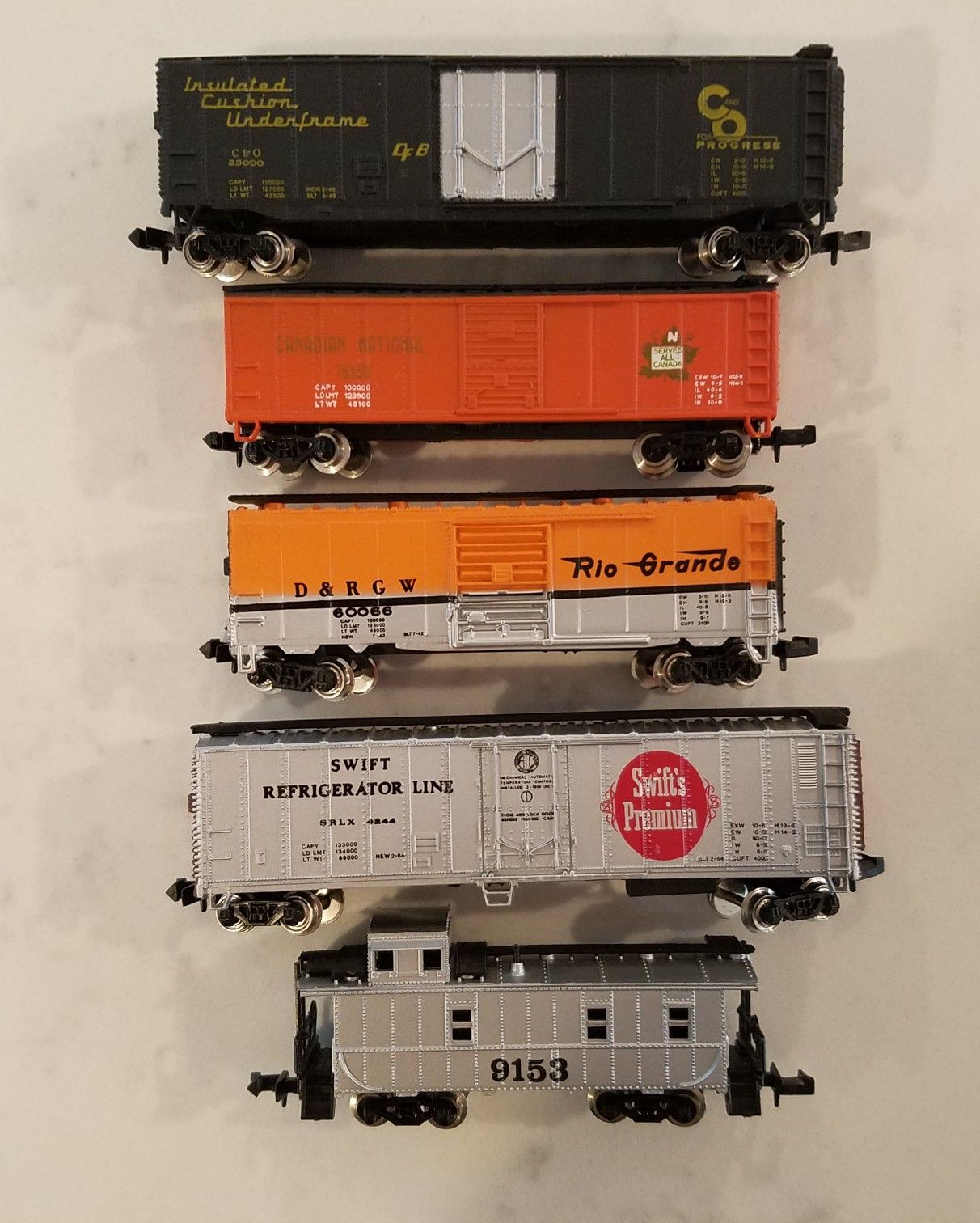 N Scale Train Lot of 5 Cars Bachmann and Mehano