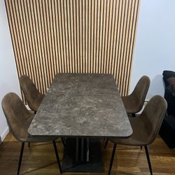 Expandable Dining Table 