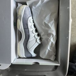 Retro 11 Low New Size 11