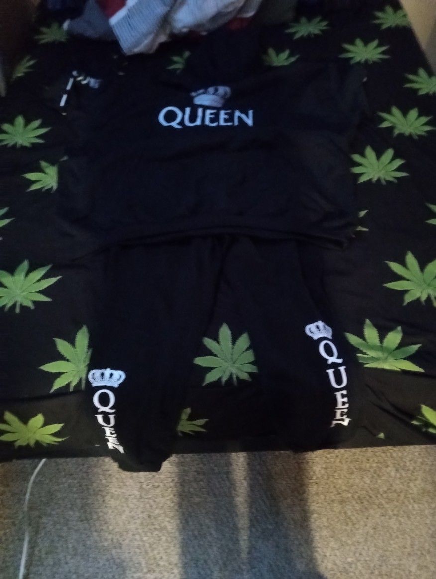 Sweatshirt And Hoodie
