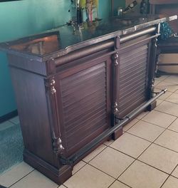 BEAUTIFUL BAR
