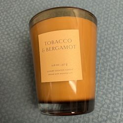 Threshold Tobacco & Bergamot Candle