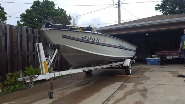 16 ft 1990 Starcraft aluminum deep V boat for Sale in 