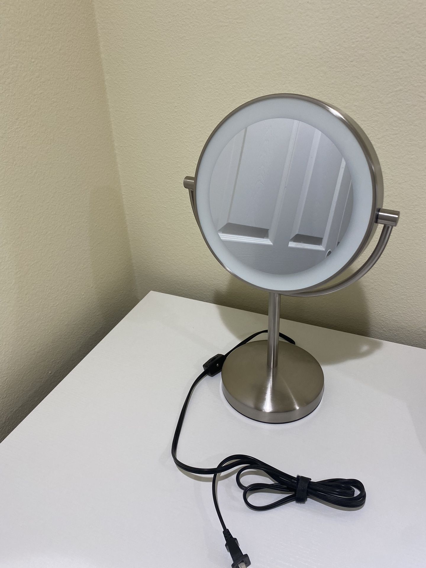 Vanity mirror with light (Conair)