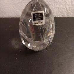 EXQUISITE NEW Miller Rogaska Cut Crystal 4" Egg Figurine Made in Slovenia.
Can be used as decor or paperweight. 

