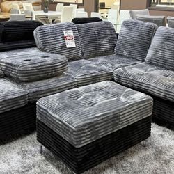NEW SECTIONAL SOFA WITH OTTOMAN AND FREE DELIVERY