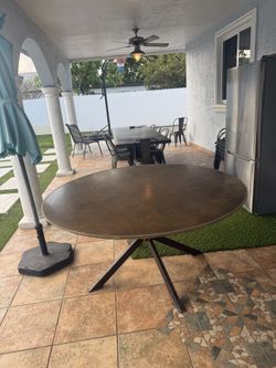 Circular Dining Table