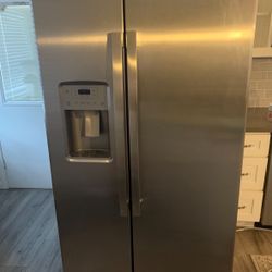 1yr Old Refrigerator 