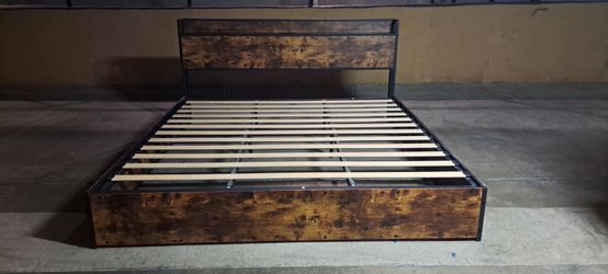 King Size  Rustic Lift-up Storage Platform  Bed Frame With USB Charging Ports