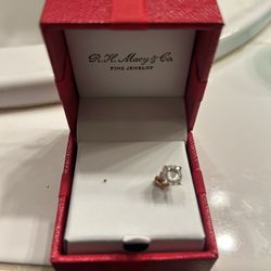 14 Karat Rose Gold Diamond Earring