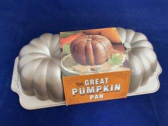 Pumpkin cake mold