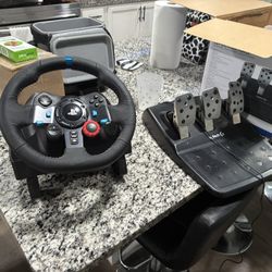 Logitech G29 Driving Force Steering Wheel And Pedals