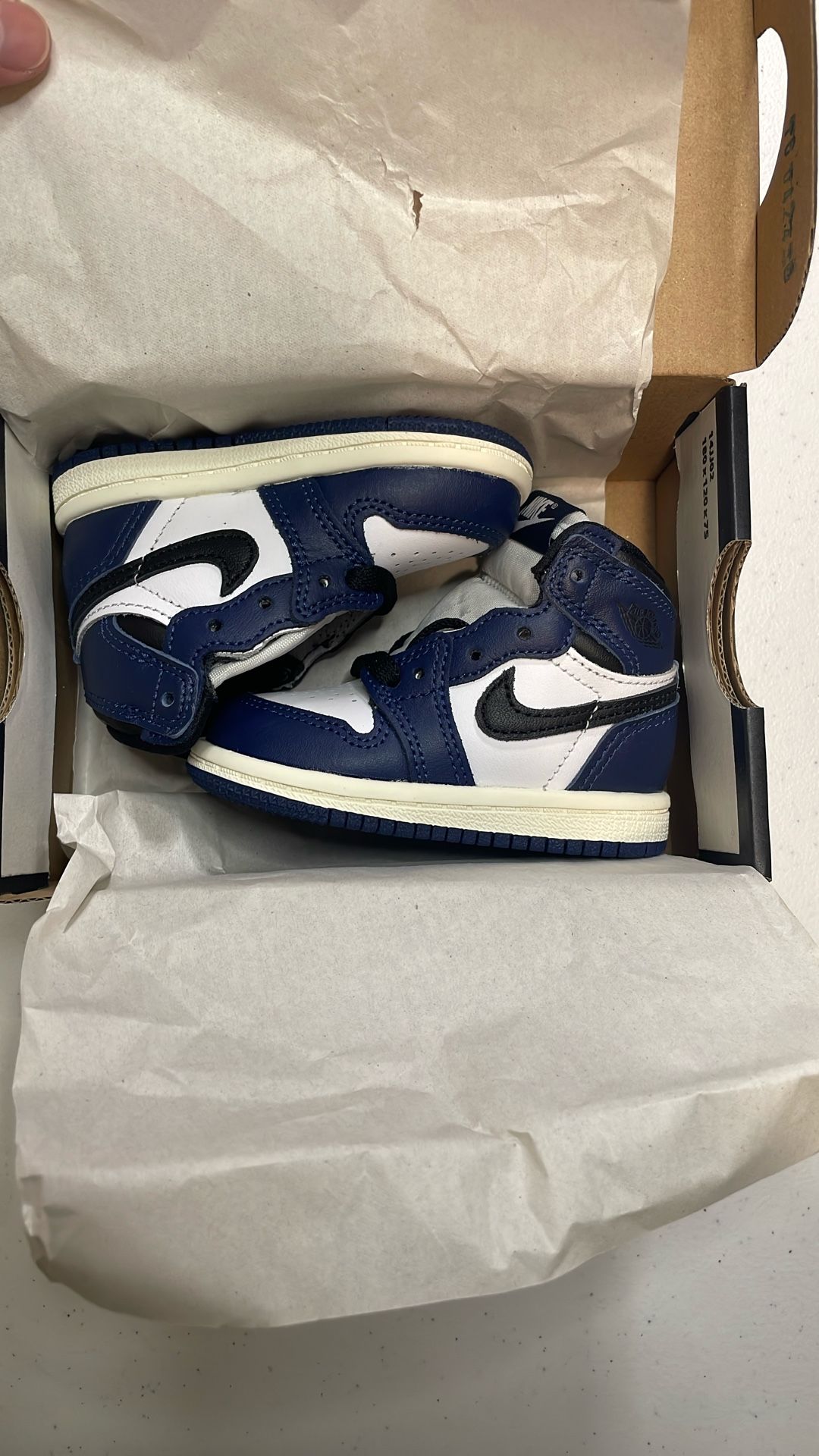 Jordan 1 OG High Midnight Navy Size 4C