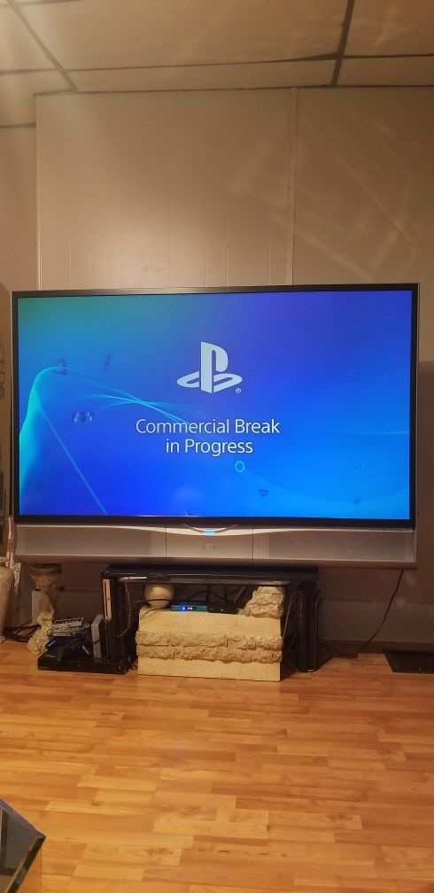 Jvc 70 inch DLP Tv