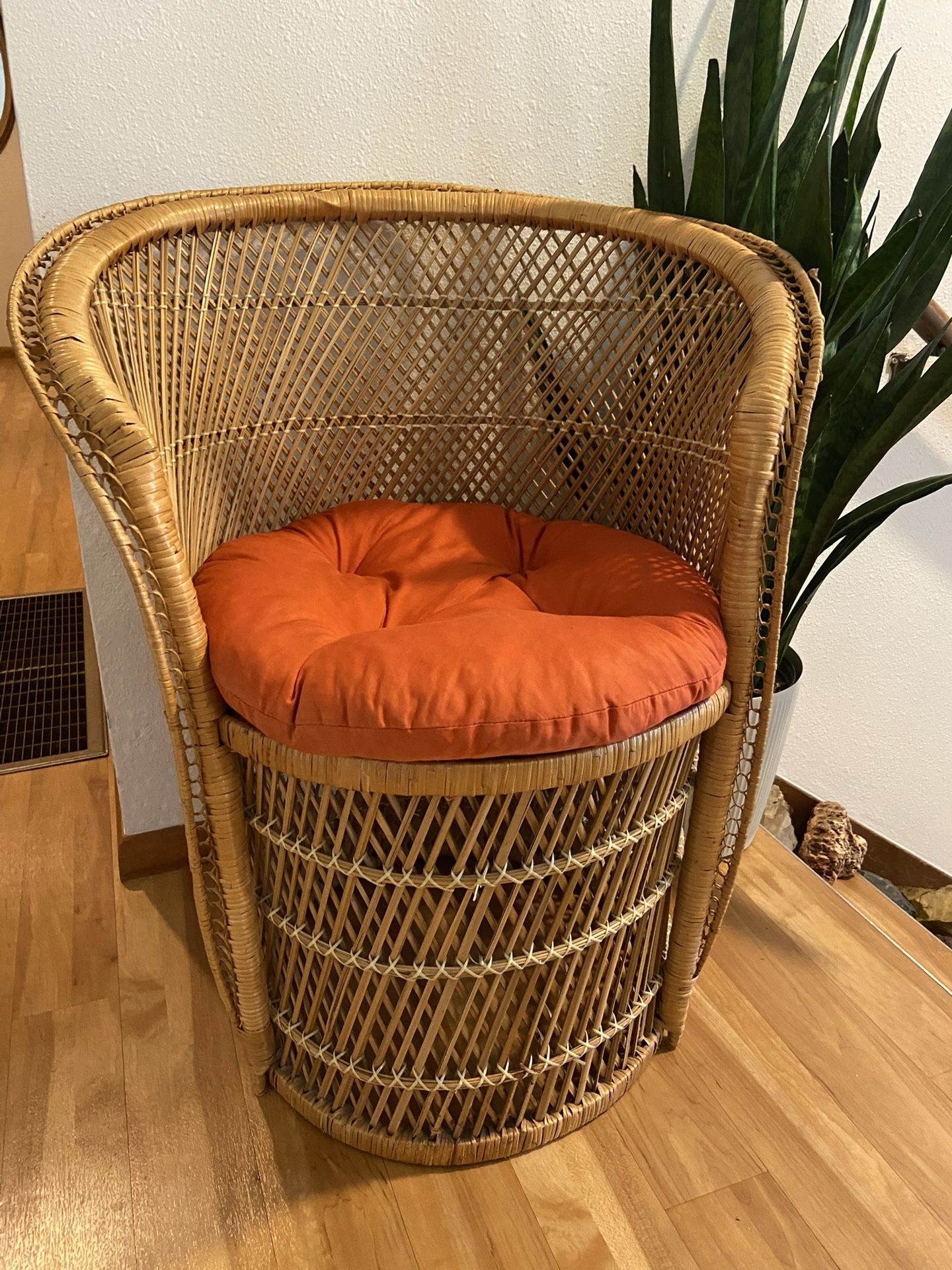 Vintage Rattan Barrel Chair (small)