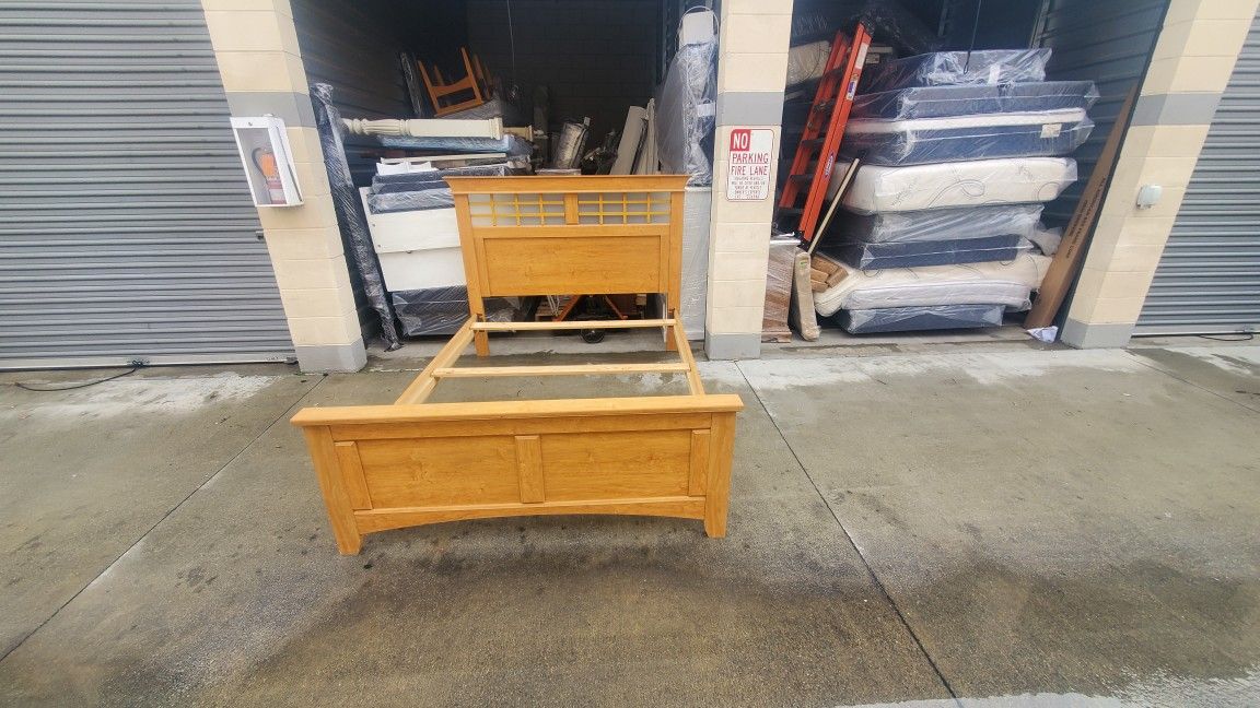 Queen Bed Open Box As Is With Boxpring And Mattress Bamboo Pillow Top 420