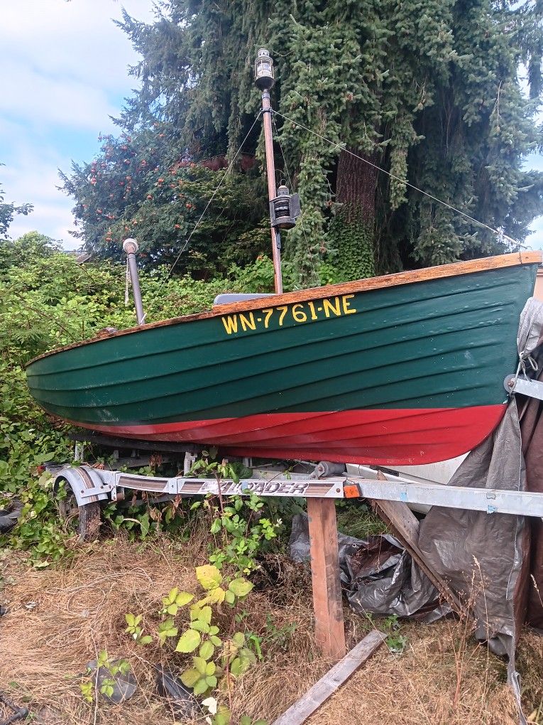 14' Inbord Wood  Lapstrake Boat