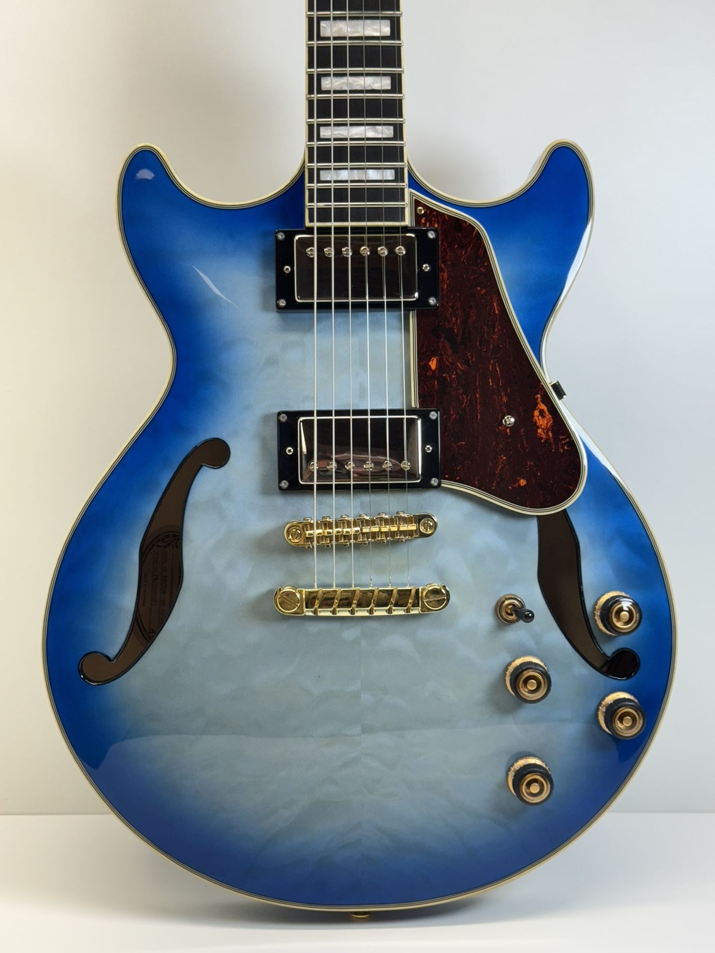 Exquisite Ibanez Artcore Expressionist AM93QM Semi-hollow Electric Guitar - Jet Blue Burst (Like New)