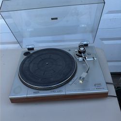 Sanyo Record Player
