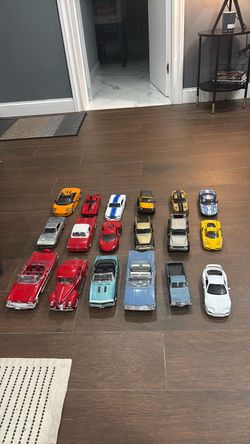 Toy Cars/ 18 Diecast Model Car Collection – Ferrari, Lamborghini, Classics & Trucks