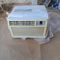 6200 BTU  Word Good AC.ava El Centro Ca. 