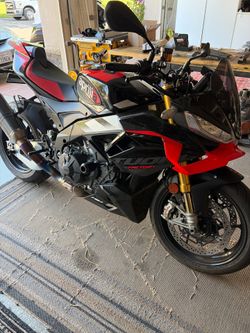 2026 Aprilia V4 tuono factory 1100