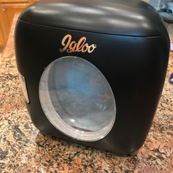 Igloo black mini fridge Preloved 