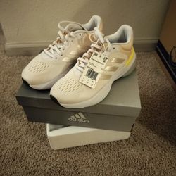Women's Running Shoes