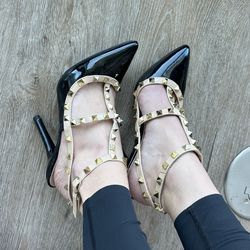 Valentino Shoes Heels Black Classy for in West Hollywood, CA - OfferUp