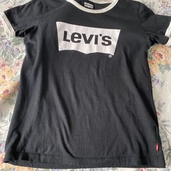 Levi’s Tshirt Size Large  (12-13yrs old)