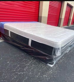 12In Queen Size Plush Pillowtop Mattress And Box Spring