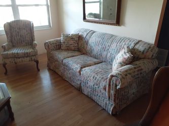 Very nice couch and side chair