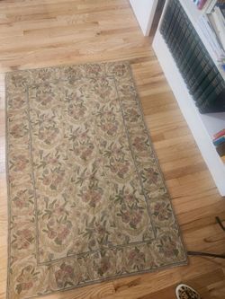 Floral Hooked Area Rug