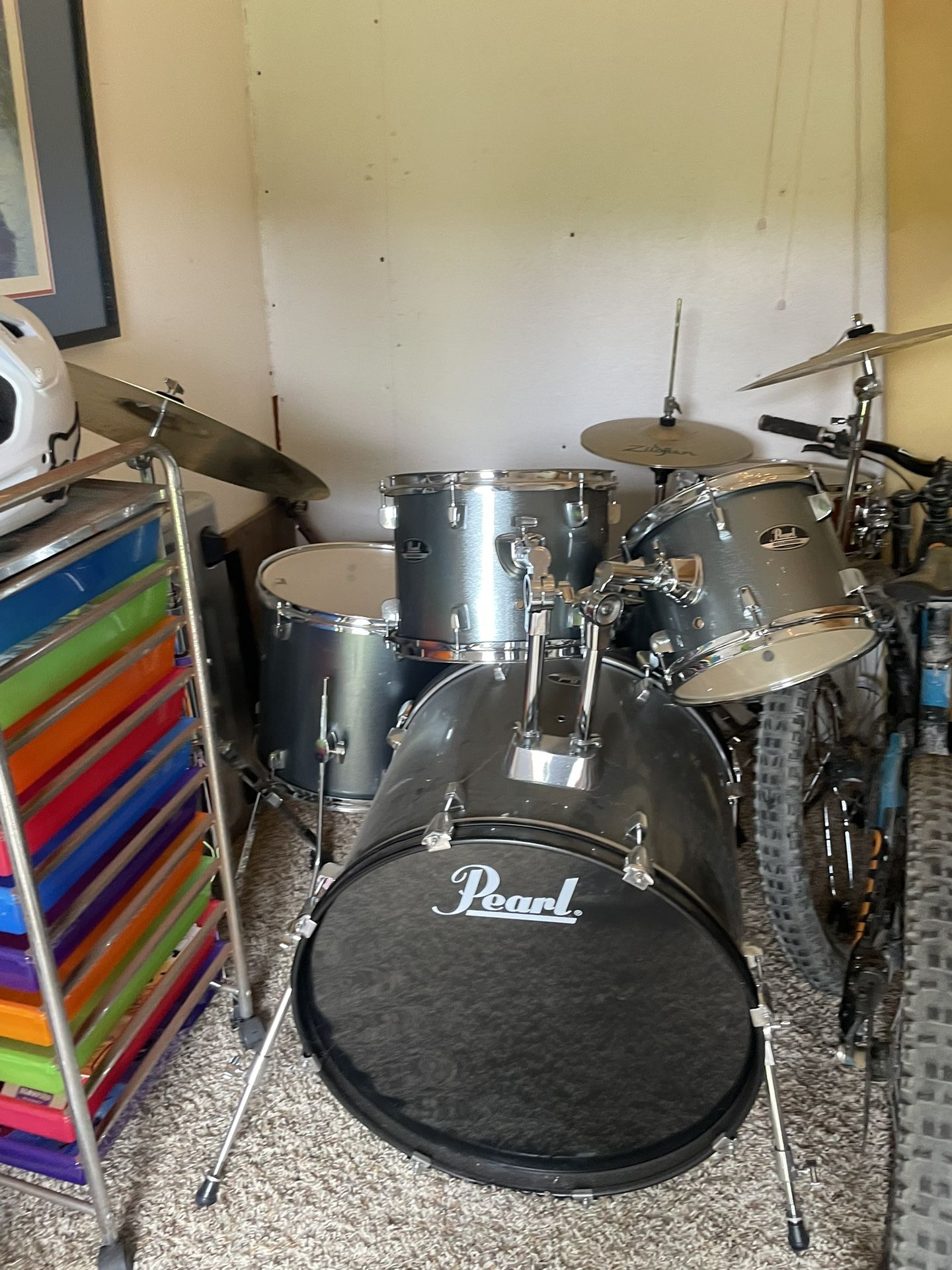 Pearl Roadshow drum set