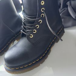 1460 FAUX FUR LINED GRIZZLY LEATHER LACE UP BOOTS