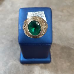 RING  STONE GREEN  10K YELL GOLD SIZE 10 .8GR