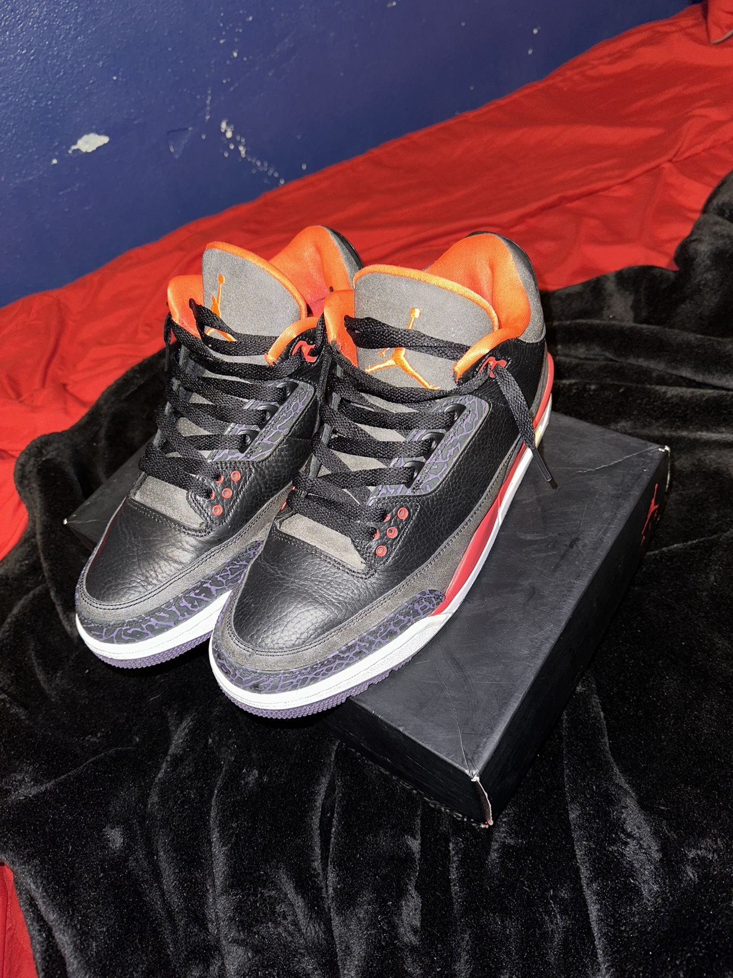Crimson Jordan 3s Size 10