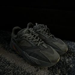 yeezy 700