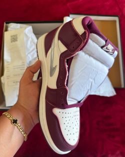 Nike Jordan 1 Bordeaux size 7M DS