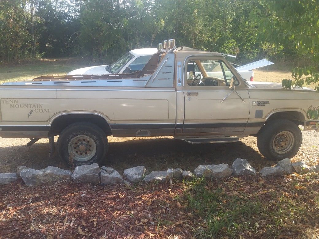 1986 Dodge D150