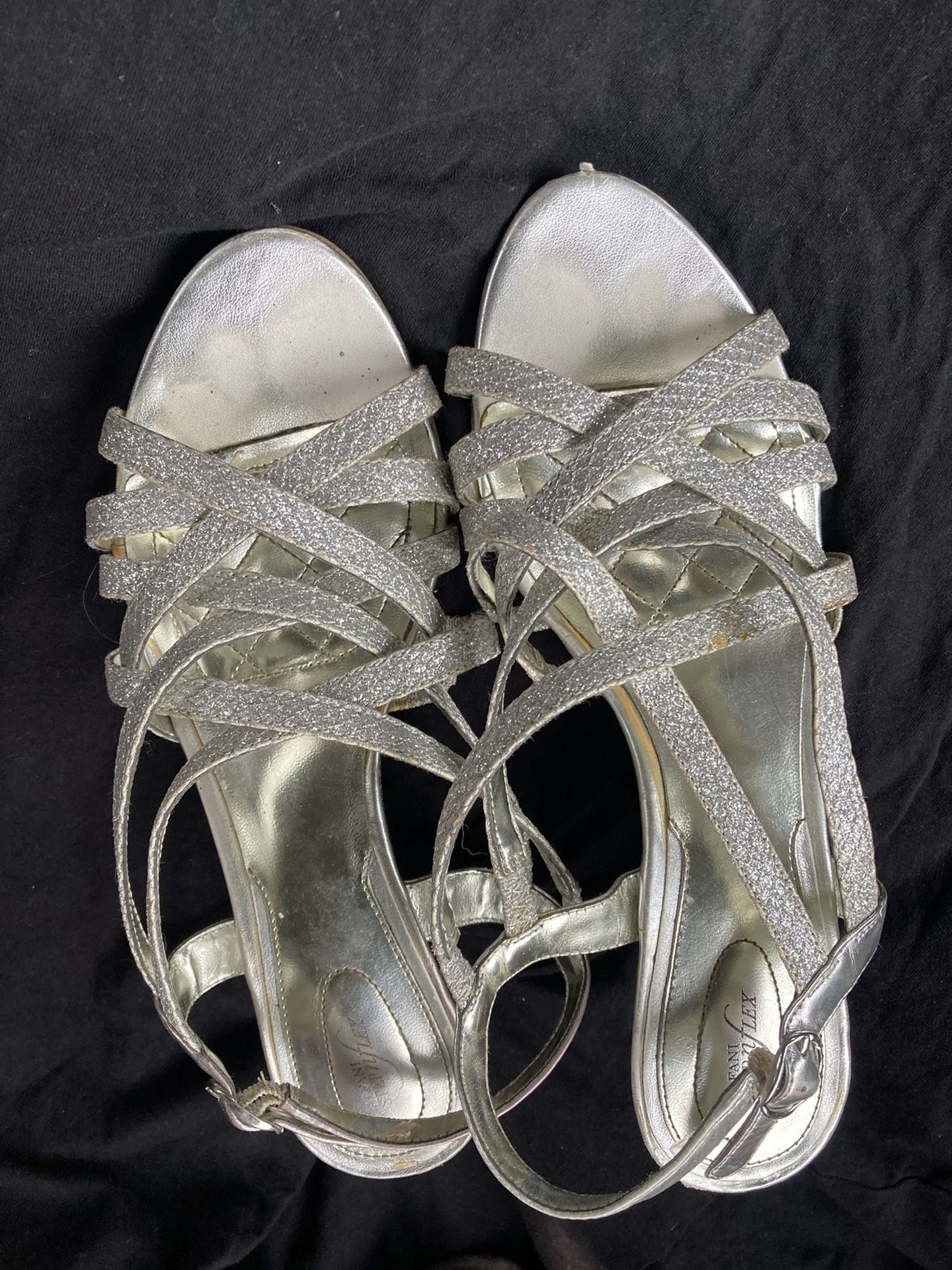 Womens Size 9 Silver Sparkle Heels
