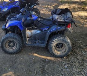 2017 Kymc 270 .  Clean Title $ 1800 Obo