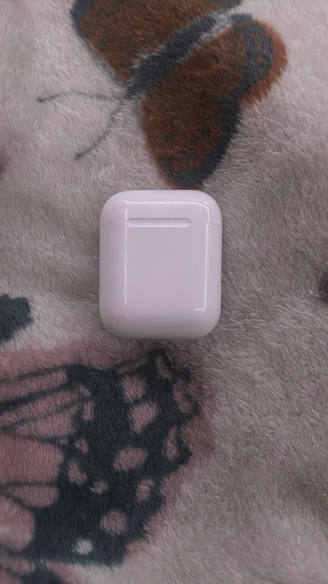 Airpods! Case and right side airpods
