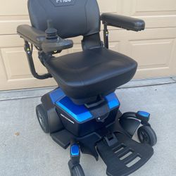 Pride GoGo "Go Chair" with Threshold Ramp and Cover