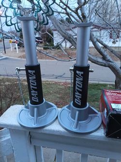 New Jack Stands NICE THESE ARE NICE 40$