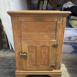 Vintage ICE Chest