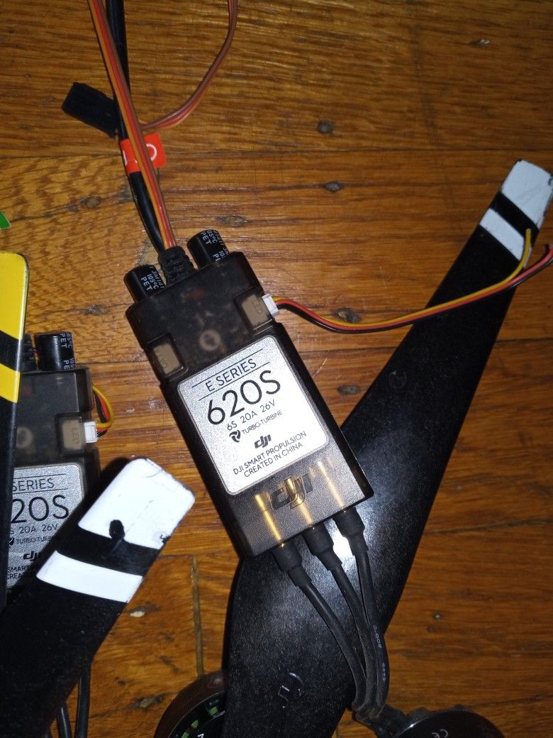 DJI ECU MOTORS AND PROPS